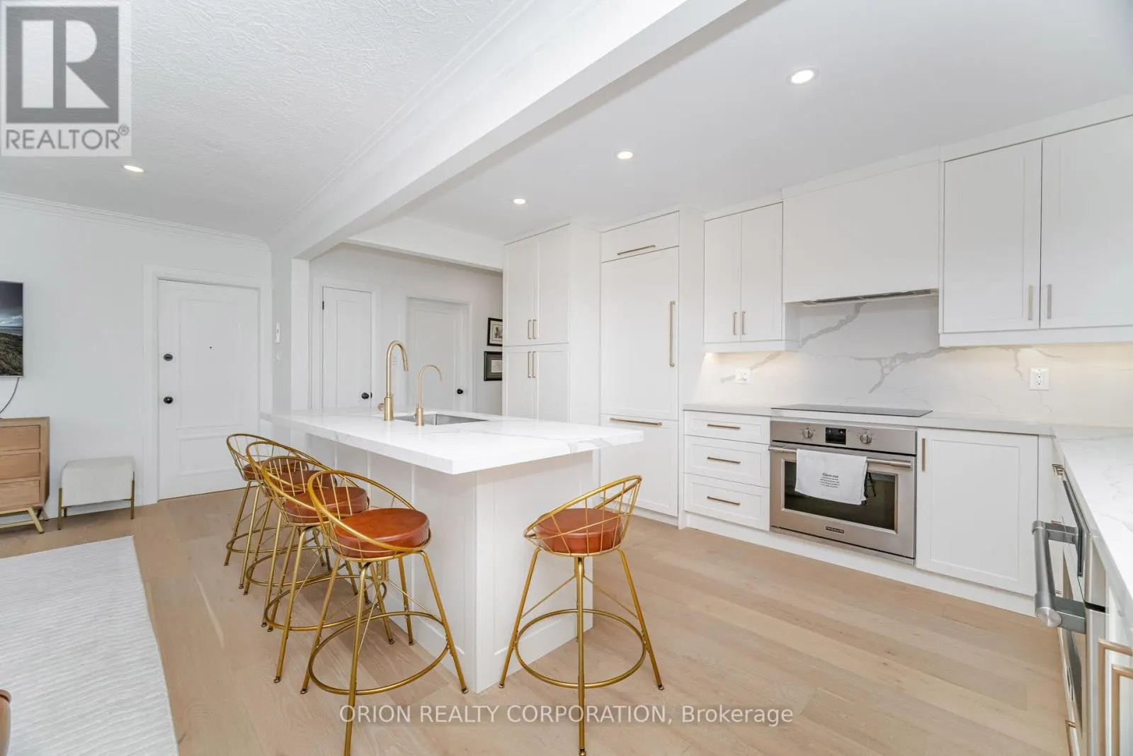 86 PARK STREET W