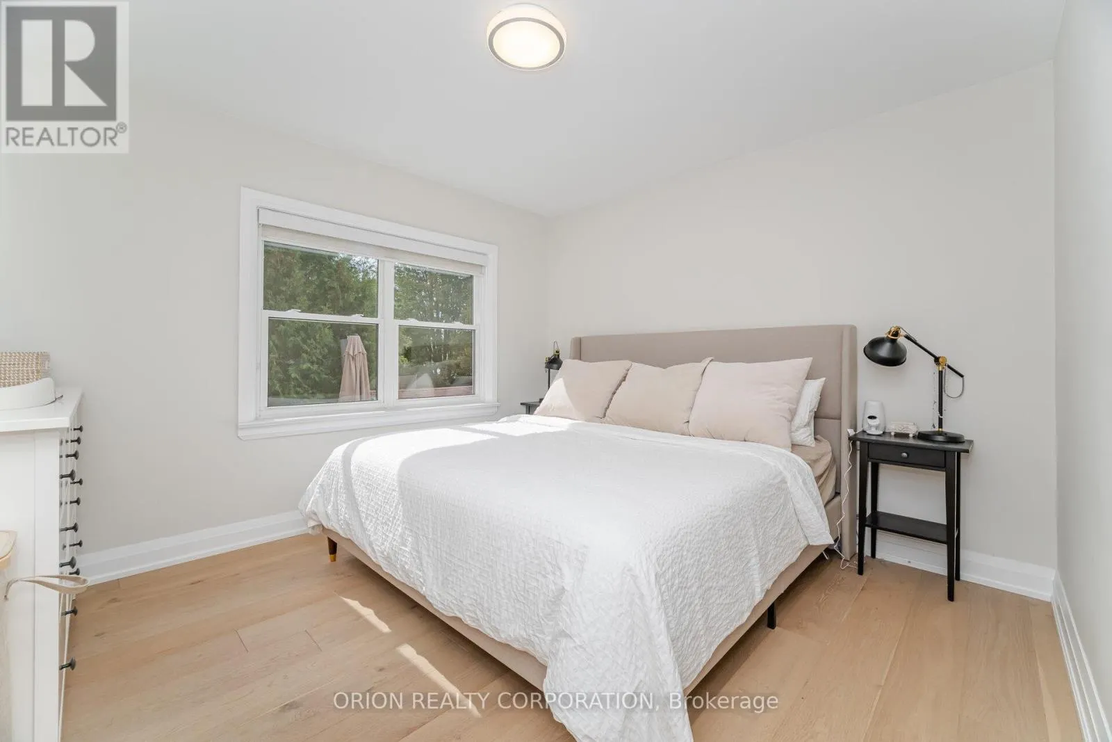 86 PARK STREET W