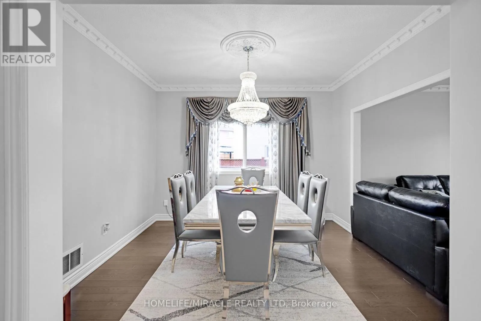 24 FAUNA COURT