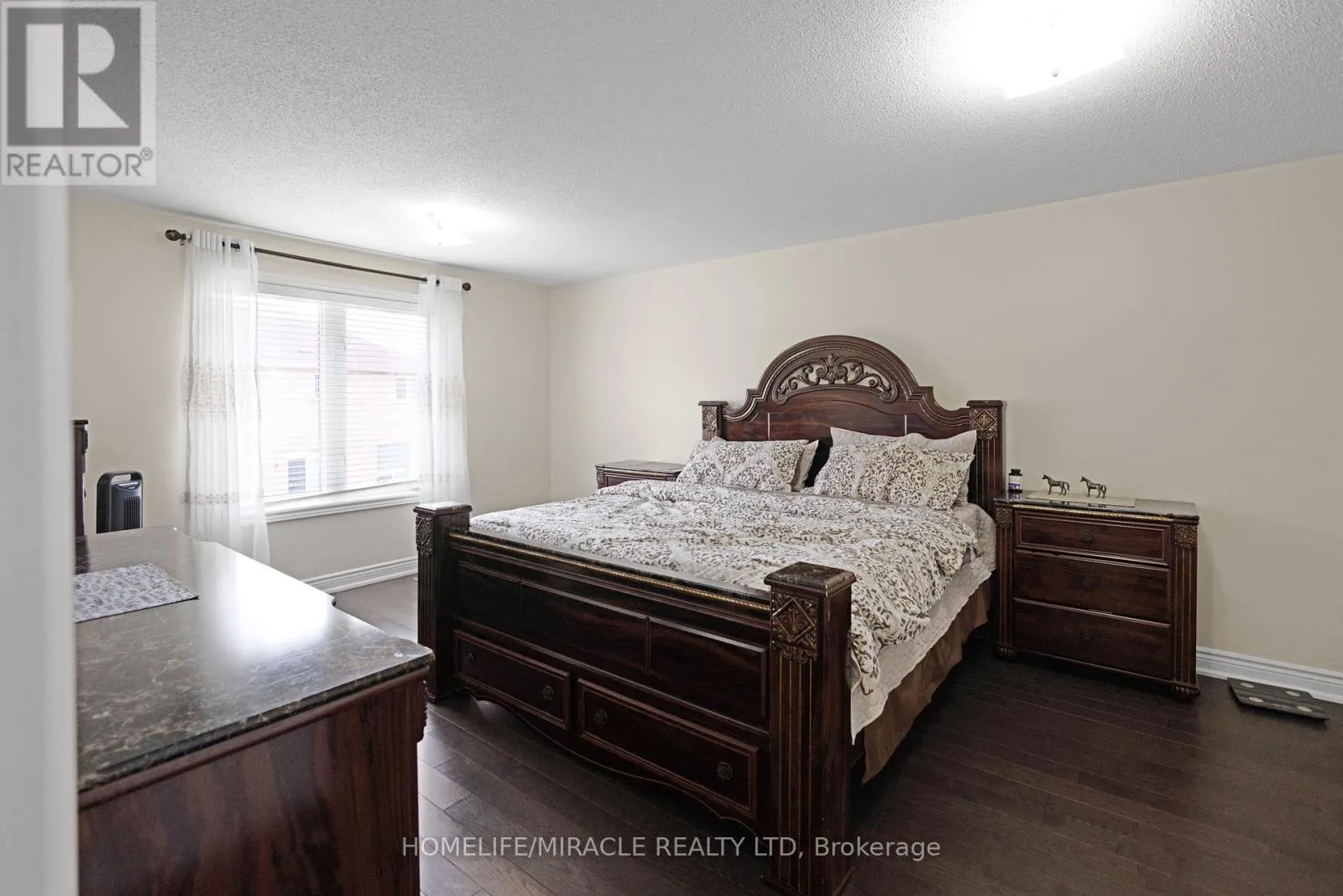 24 FAUNA COURT