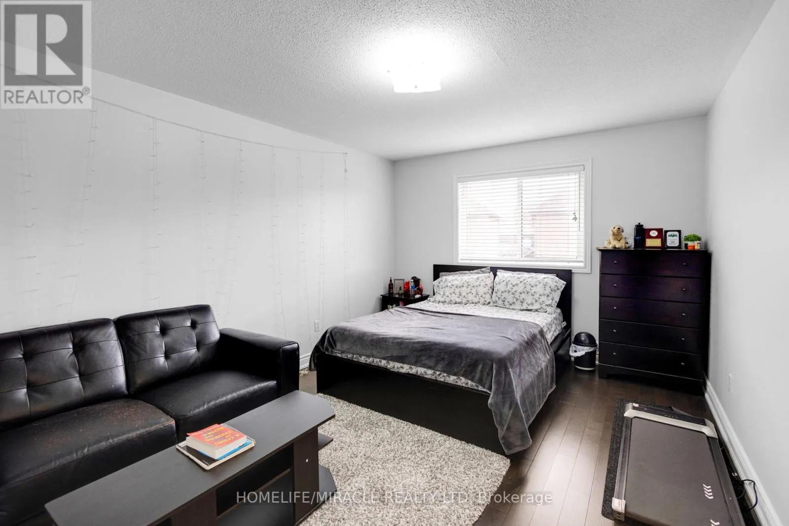 24 FAUNA COURT