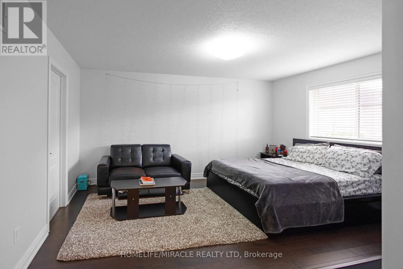 24 FAUNA COURT