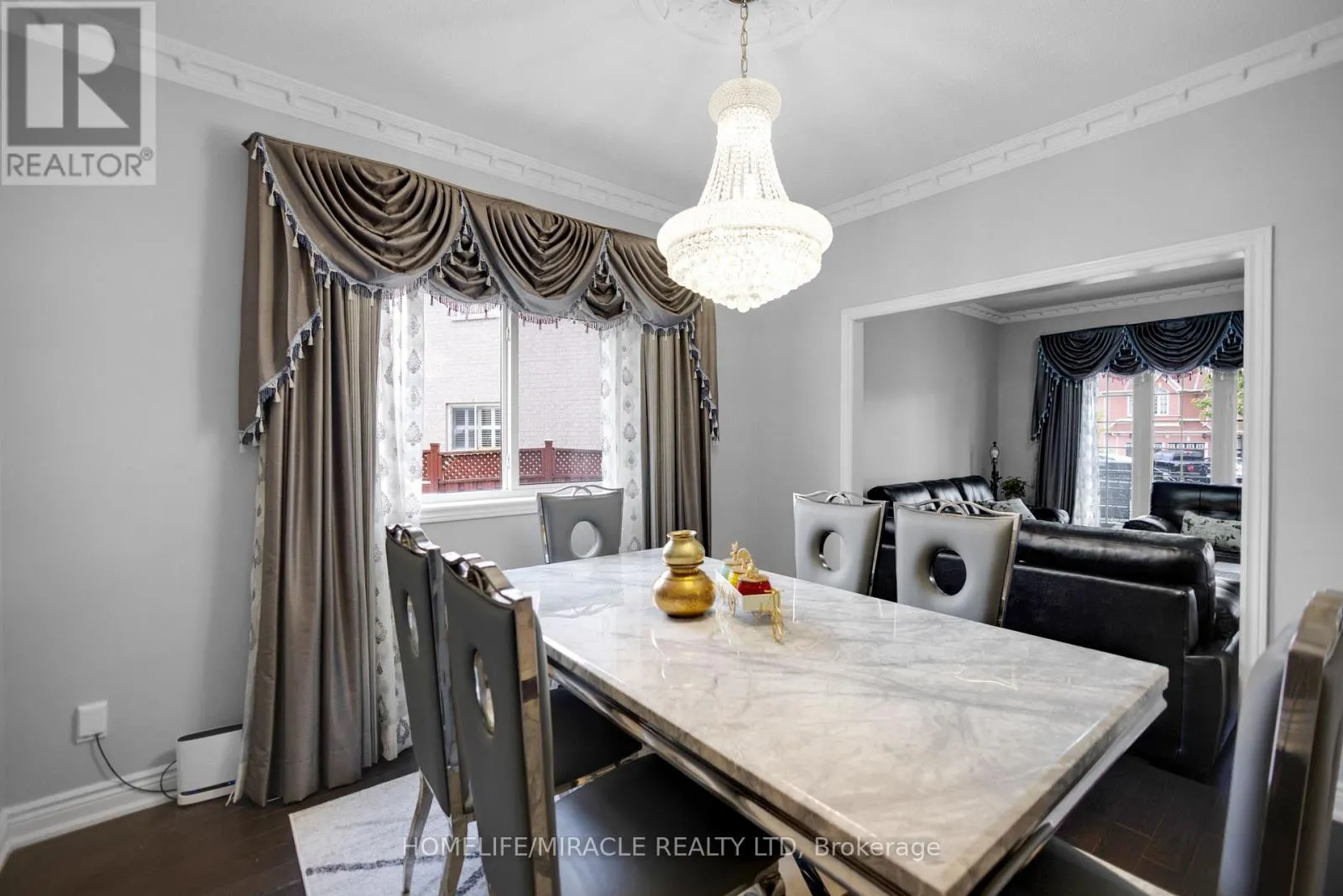 24 FAUNA COURT