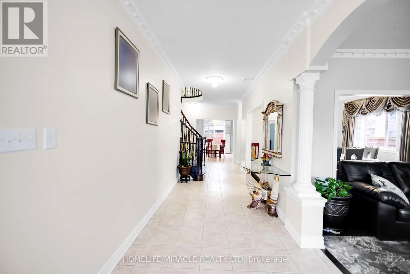 24 FAUNA COURT