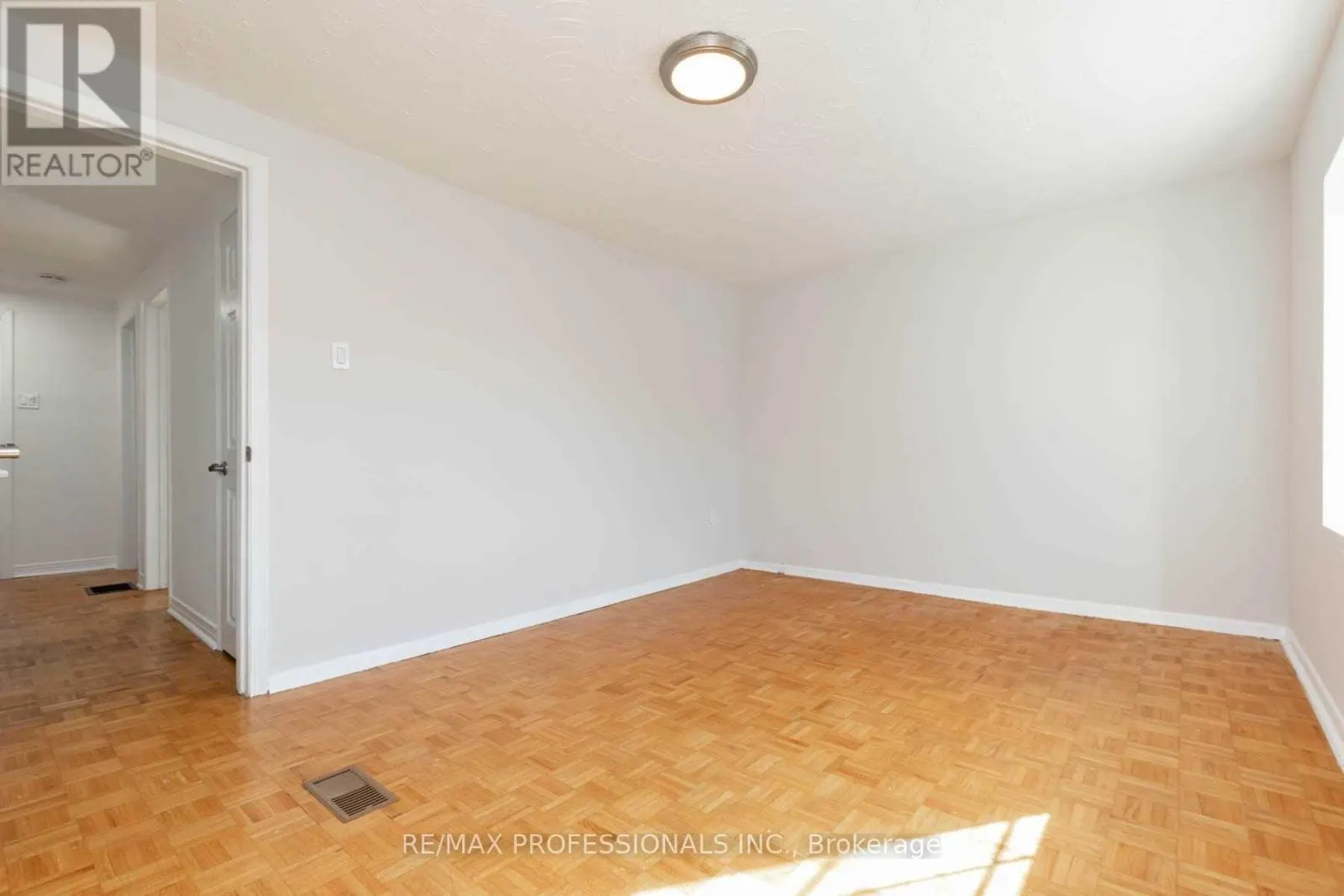 5 TESTON BOULEVARD