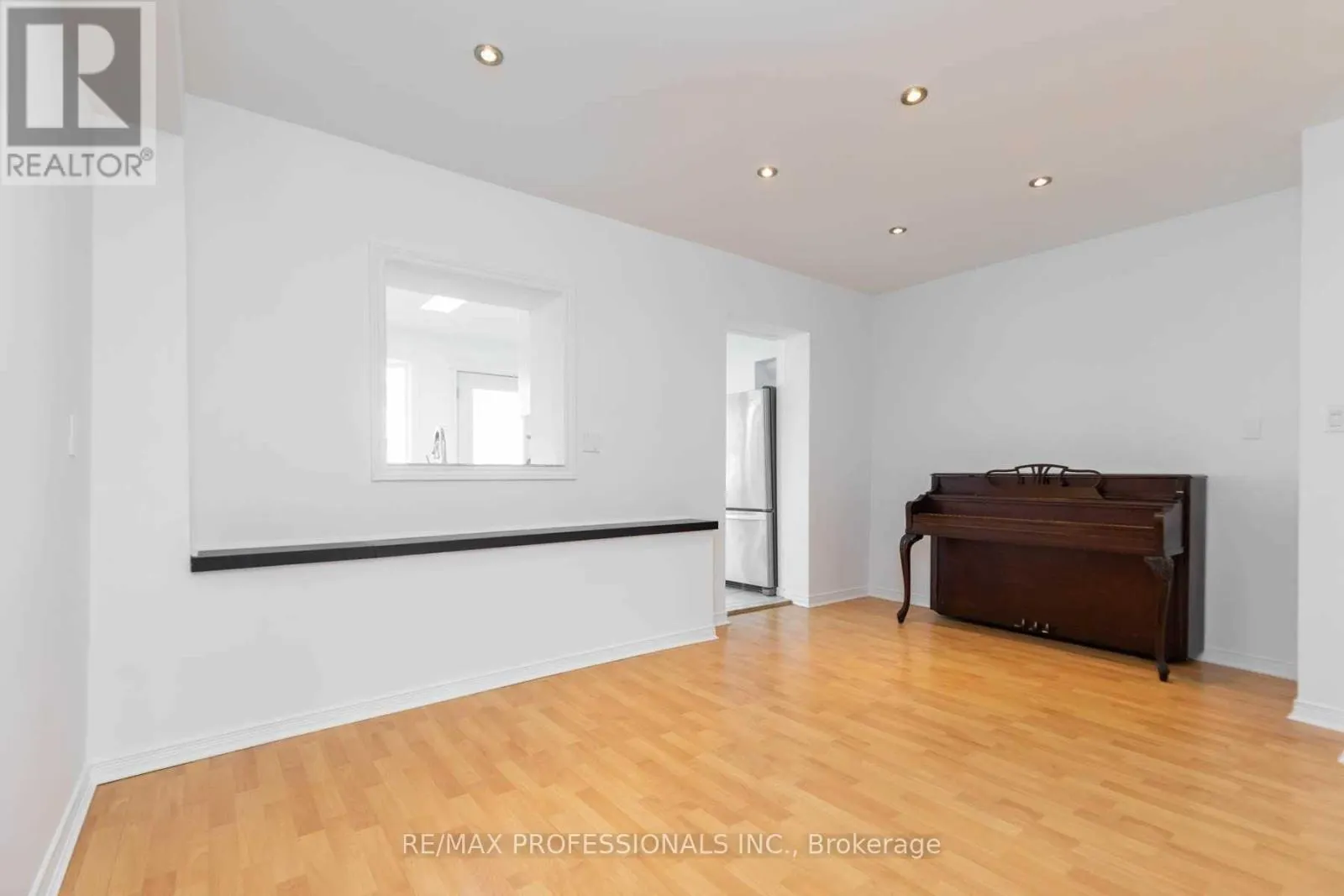 5 TESTON BOULEVARD