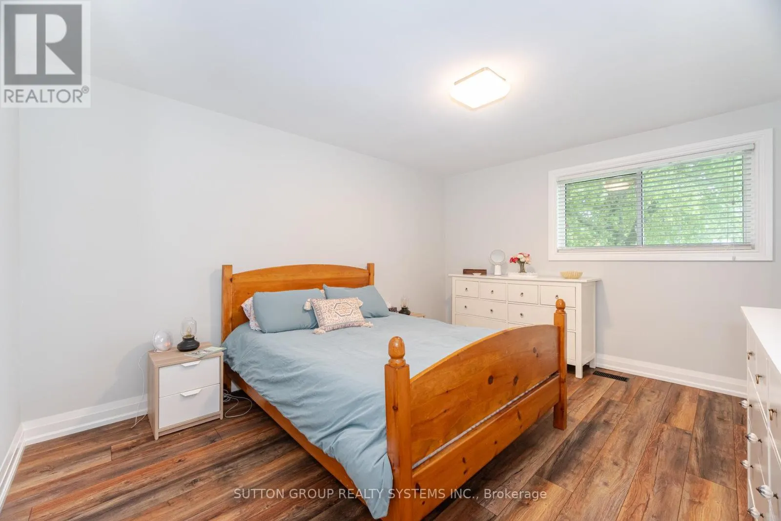 175 CONNAUGHT CRESCENT