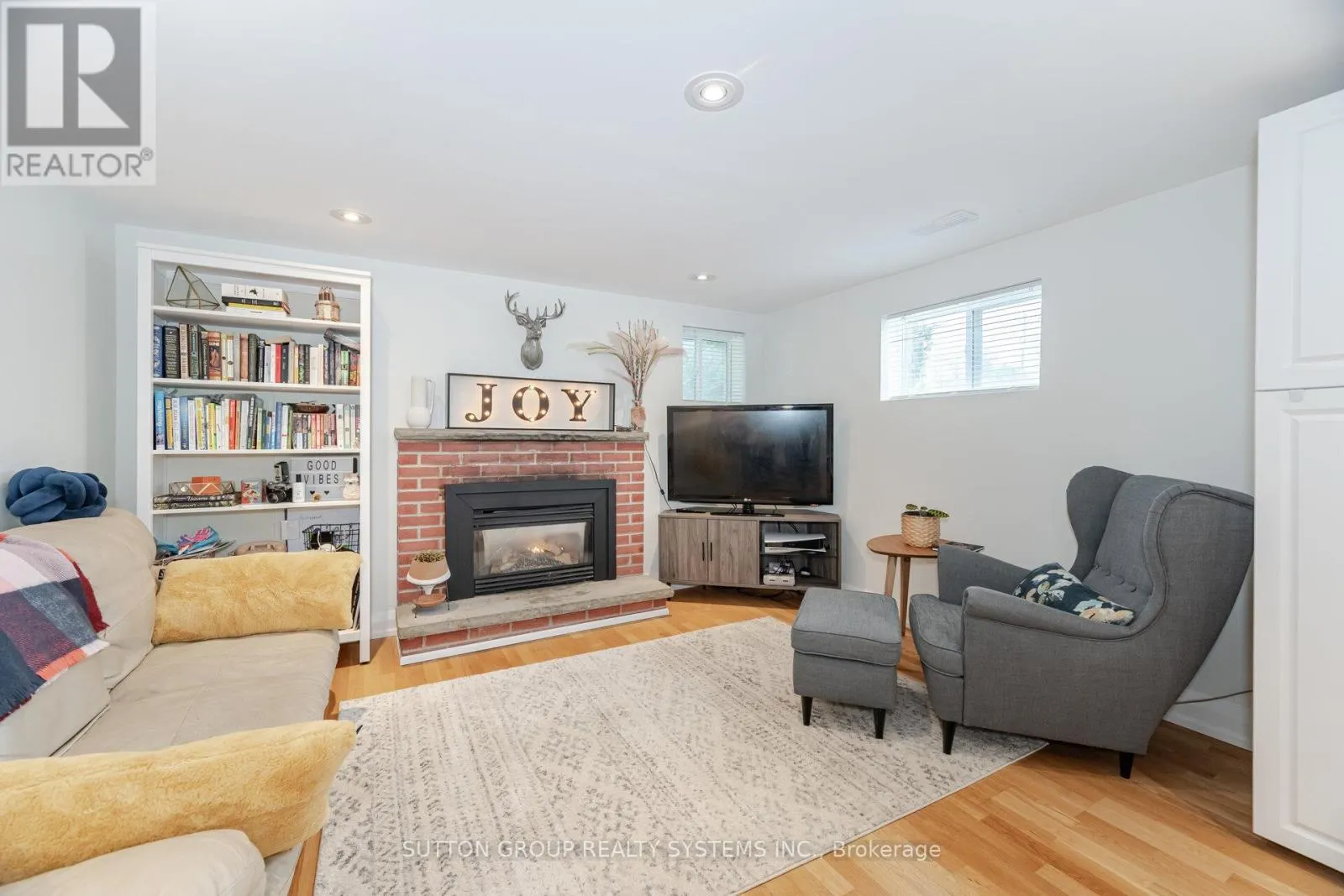 175 CONNAUGHT CRESCENT