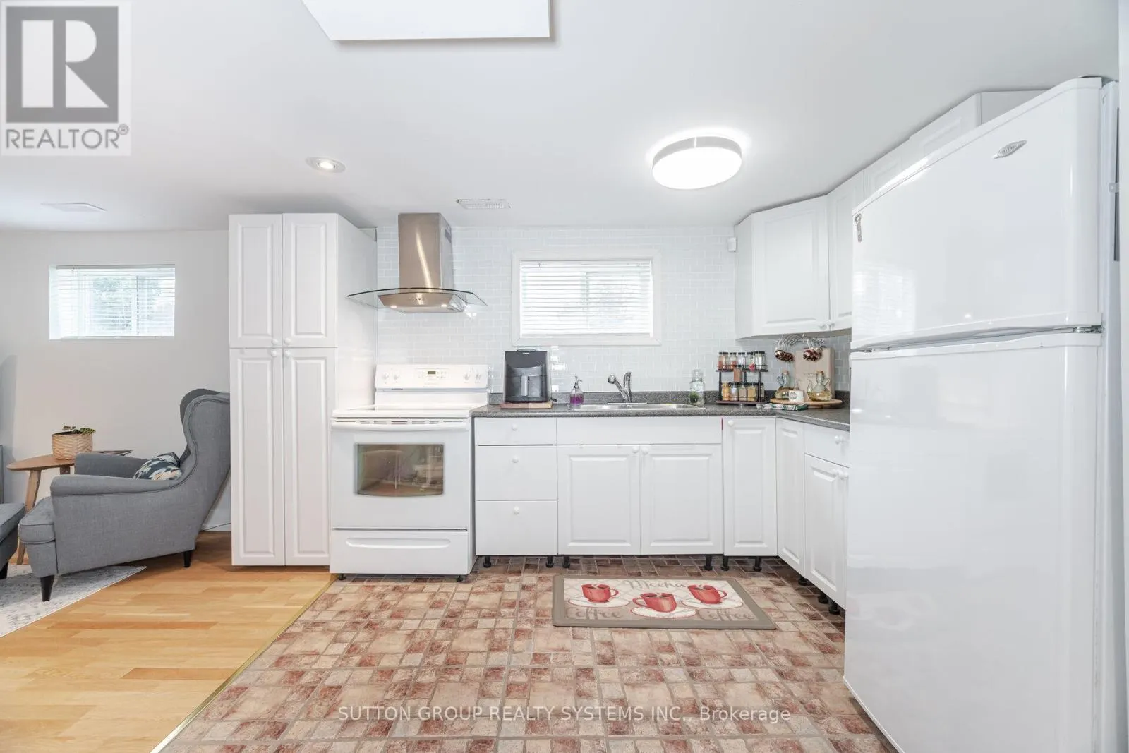 175 CONNAUGHT CRESCENT