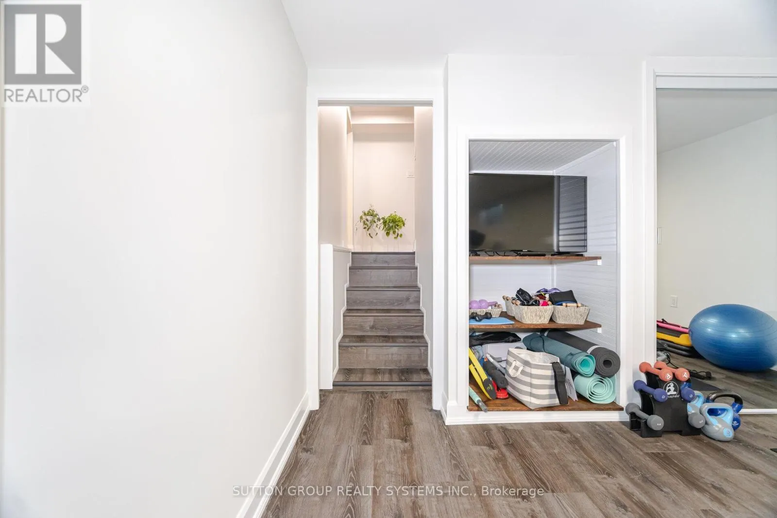 175 CONNAUGHT CRESCENT