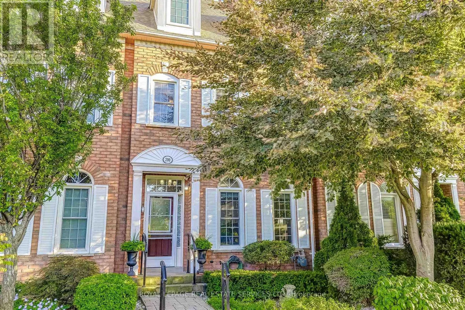 200 GLENASHTON DRIVE