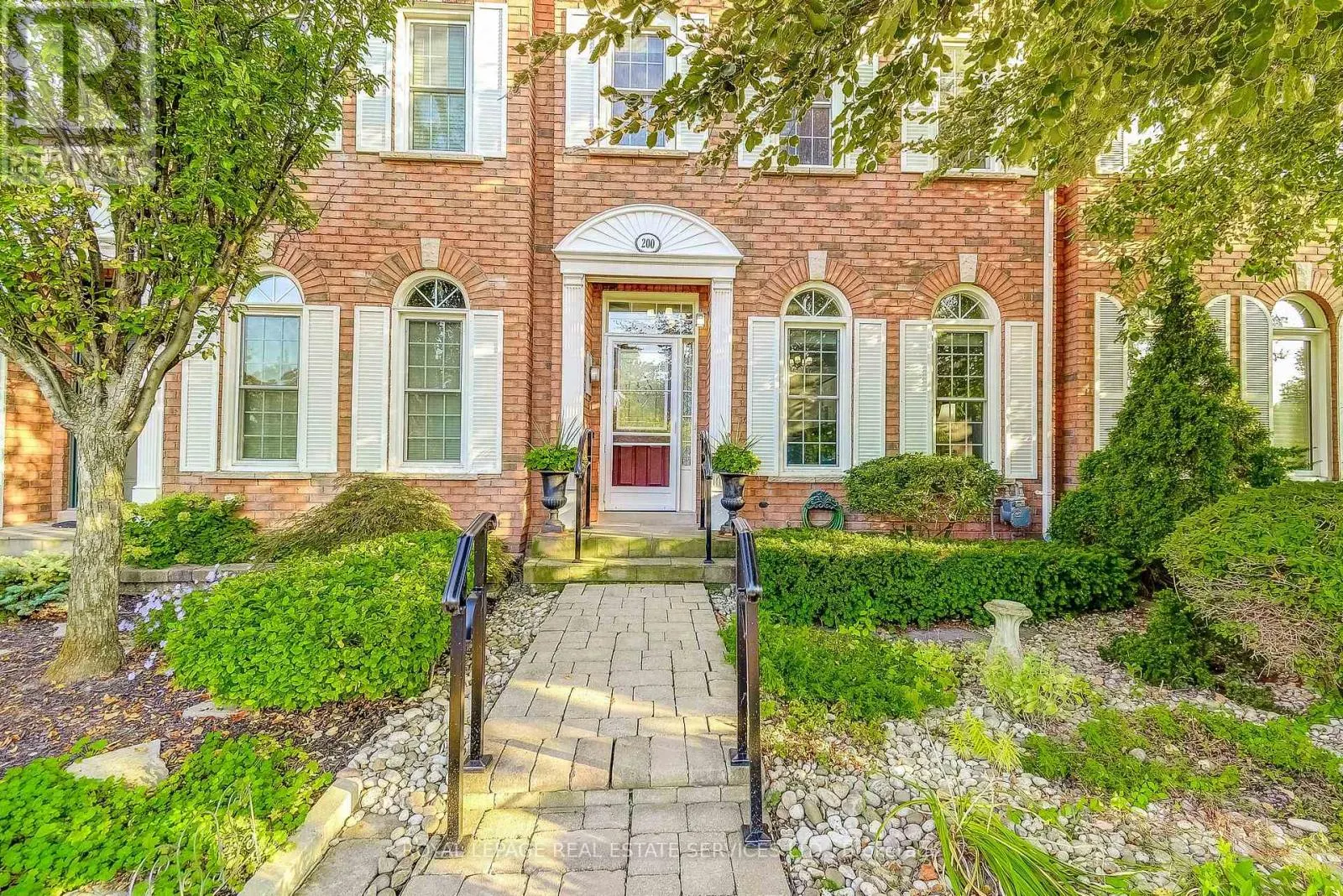 200 GLENASHTON DRIVE