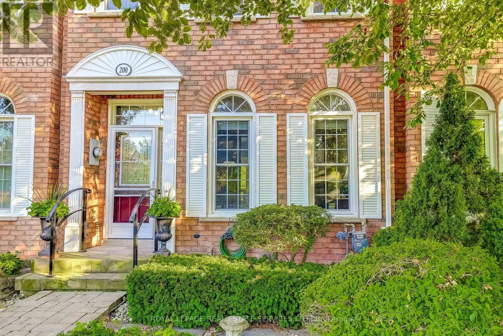 200 GLENASHTON DRIVE