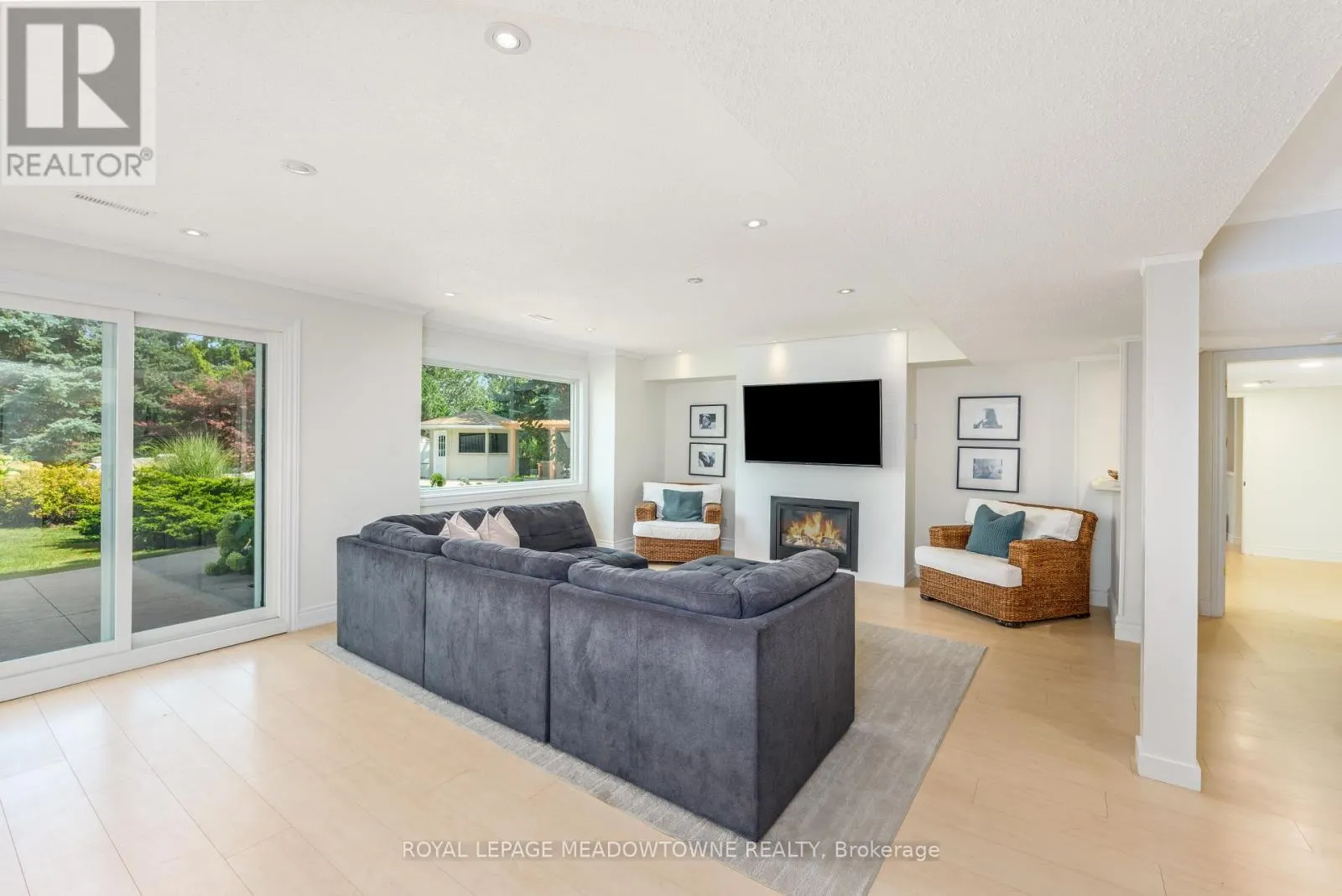 3 APPELBE COURT