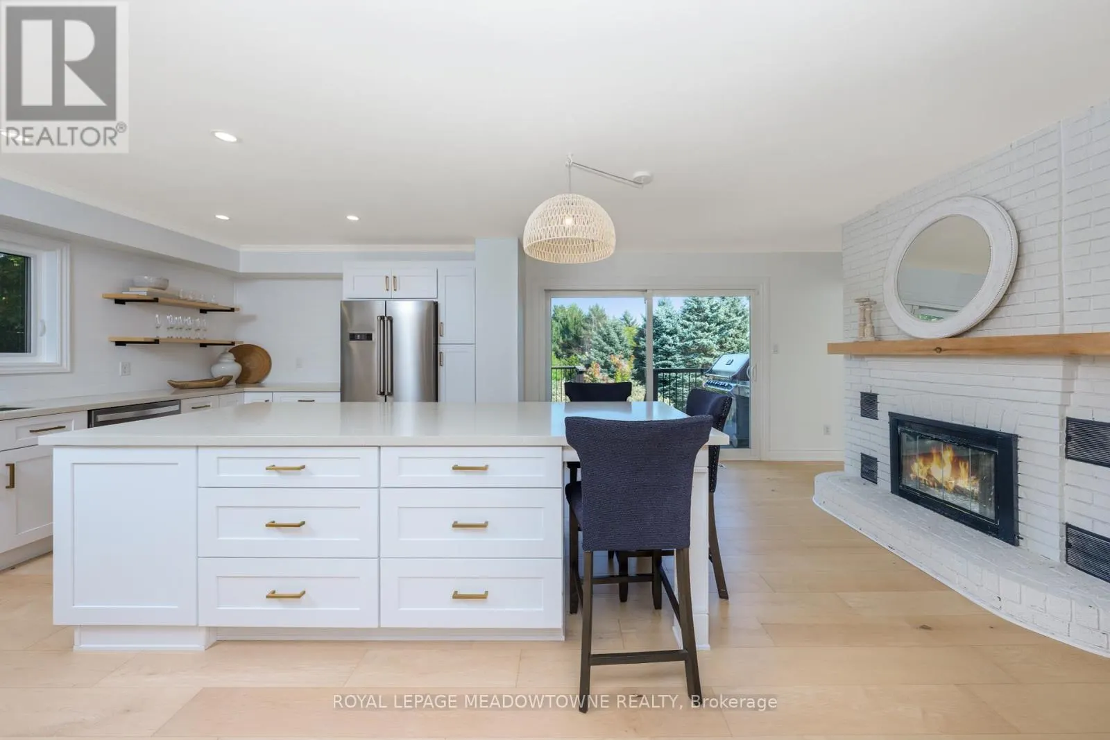 3 APPELBE COURT