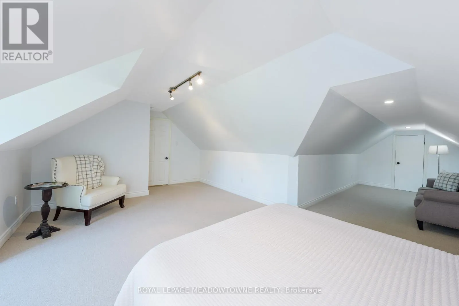 3 APPELBE COURT