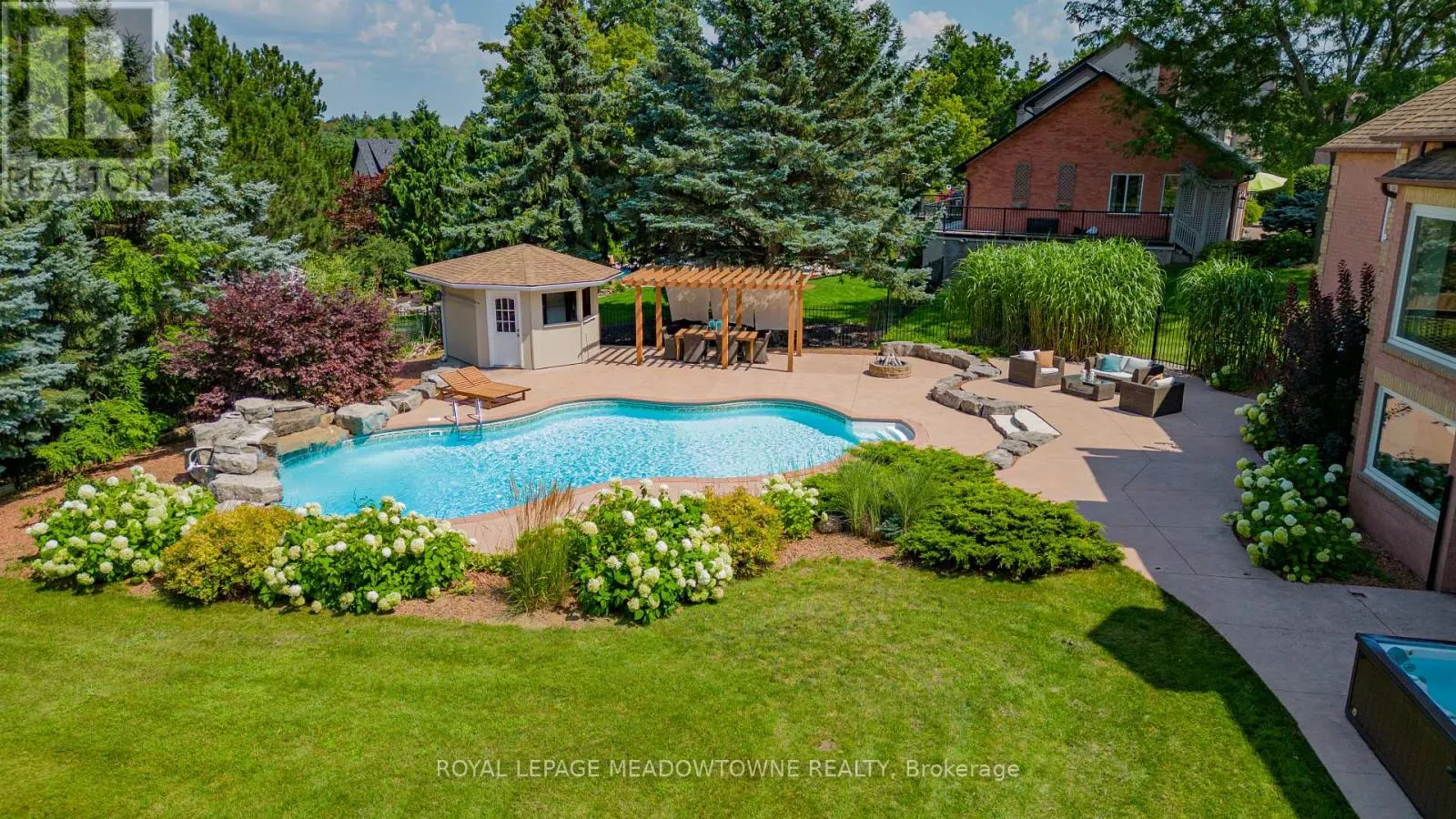 3 APPELBE COURT