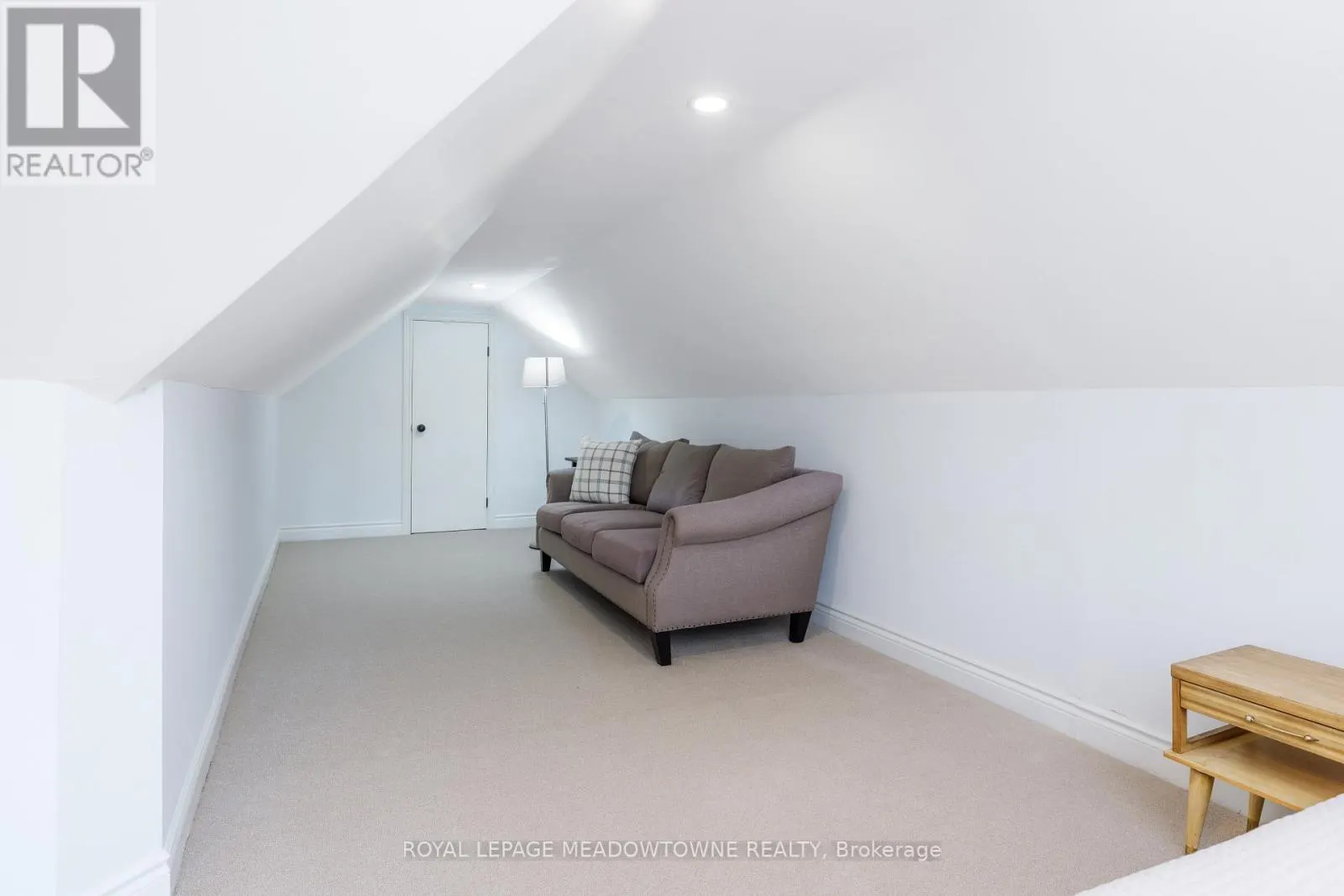 3 APPELBE COURT