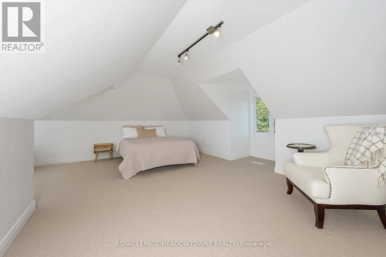 3 APPELBE COURT
