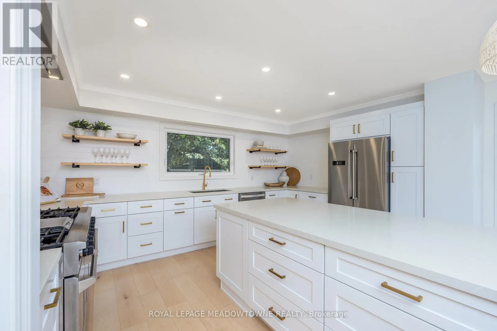 3 APPELBE COURT