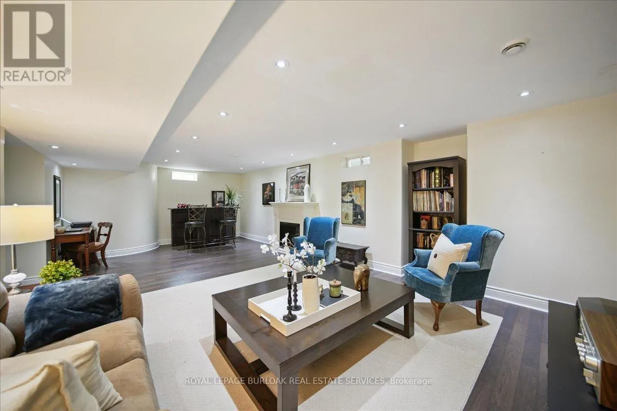 819 HOWDEN CRESCENT