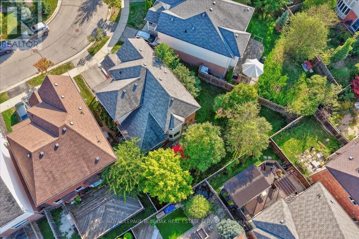 819 HOWDEN CRESCENT