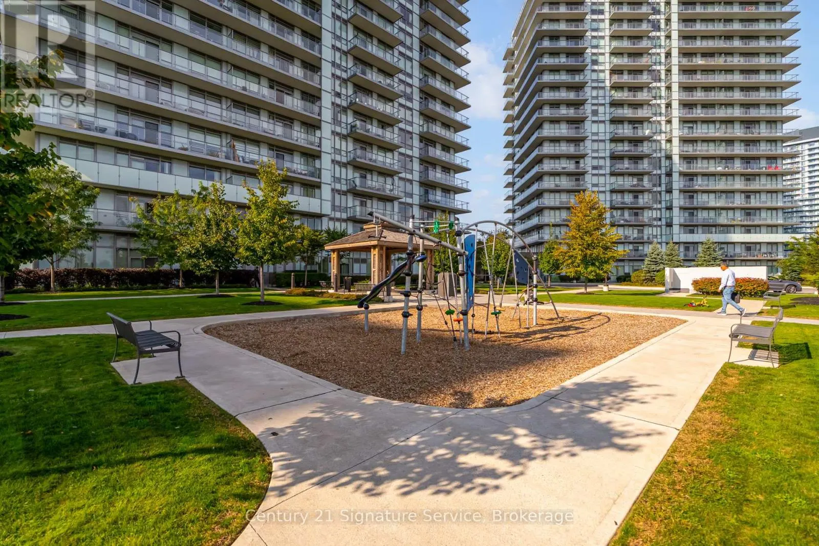 304 - 4677 GLEN ERIN DRIVE