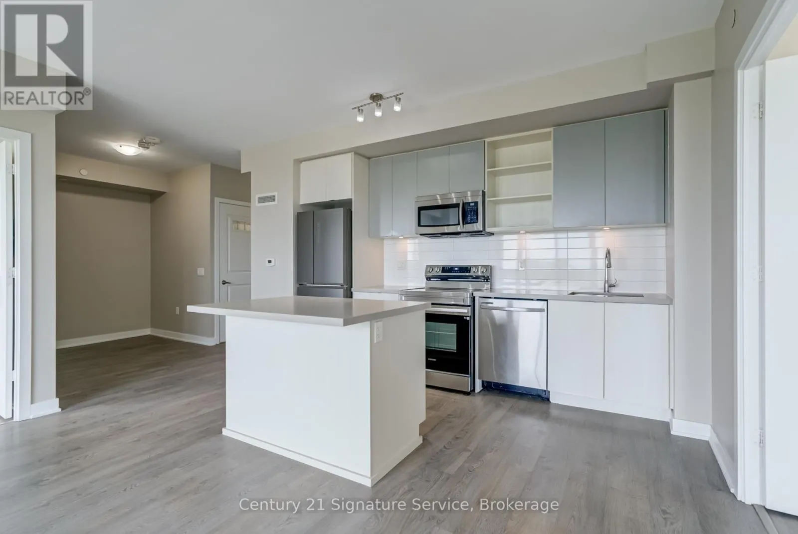 304 - 4677 GLEN ERIN DRIVE