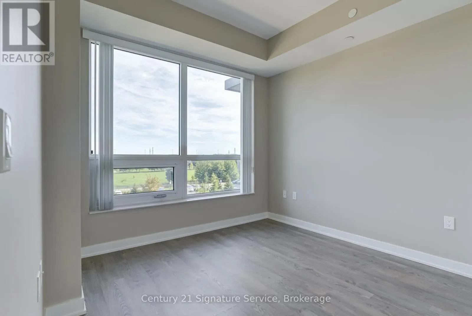 304 - 4677 GLEN ERIN DRIVE
