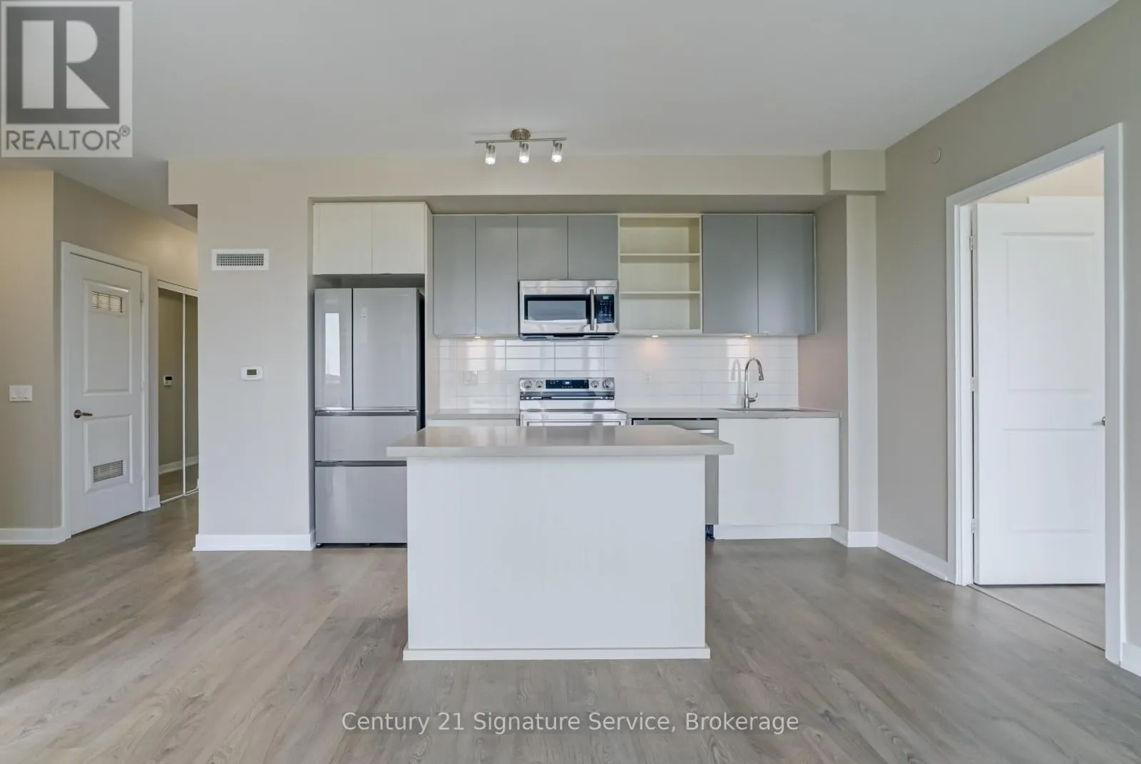 304 - 4677 GLEN ERIN DRIVE