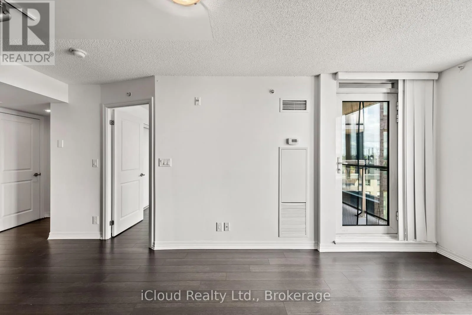 1002 - 80 ESTHER LORRIE DRIVE