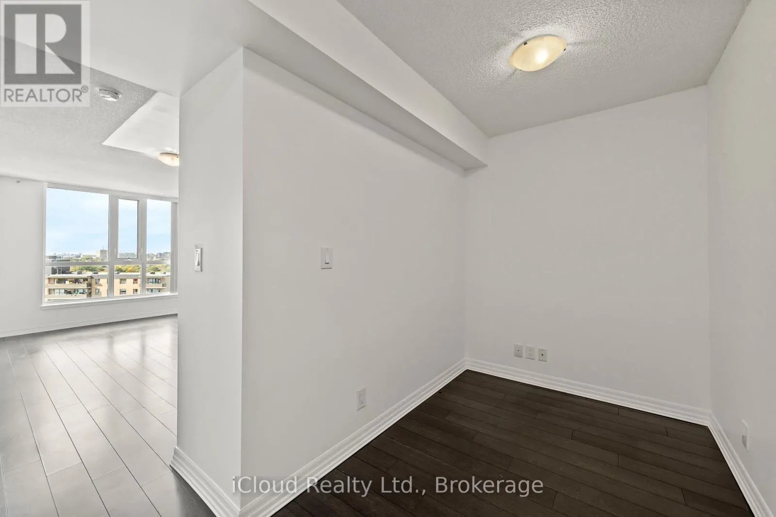 1002 - 80 ESTHER LORRIE DRIVE