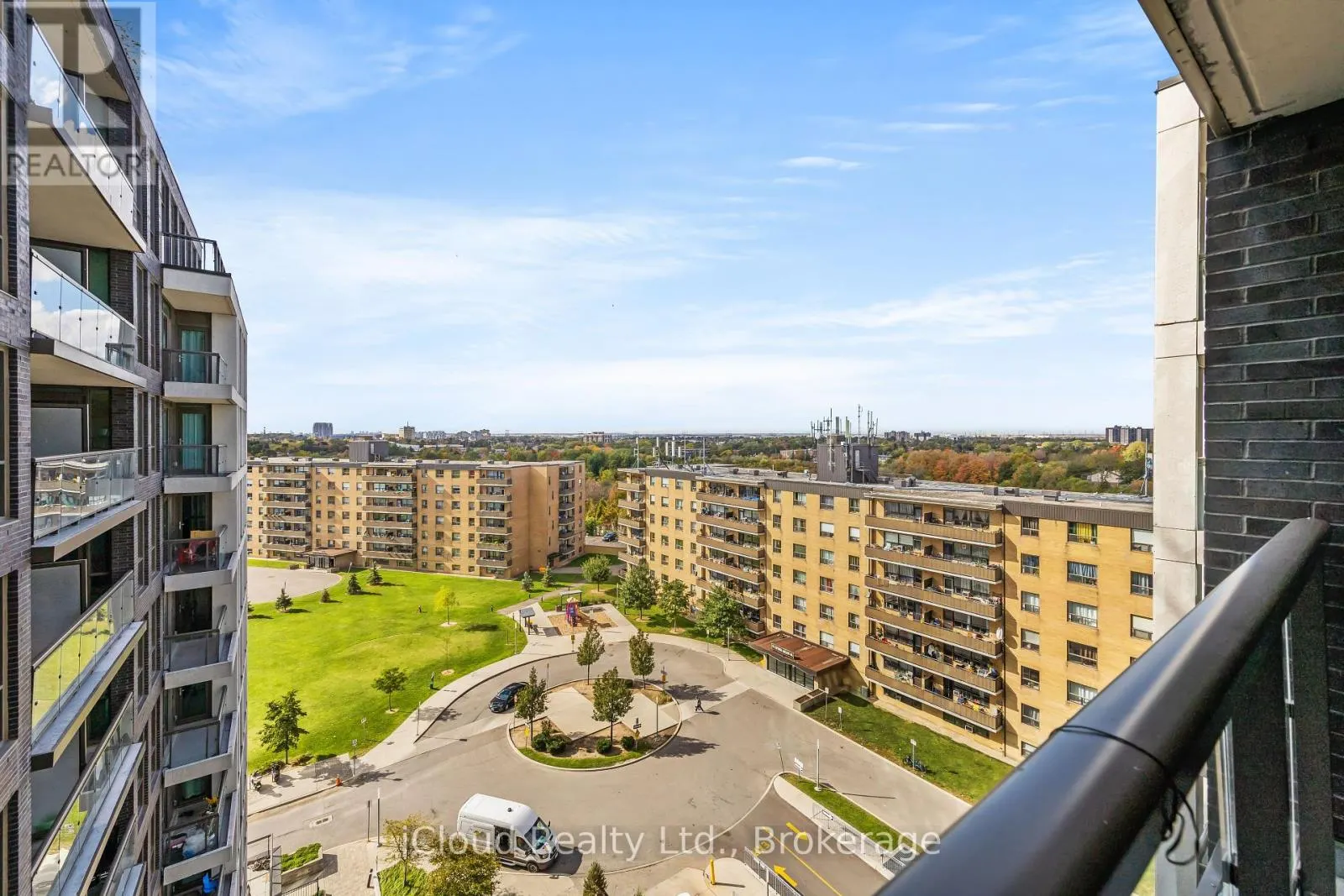 1002 - 80 ESTHER LORRIE DRIVE