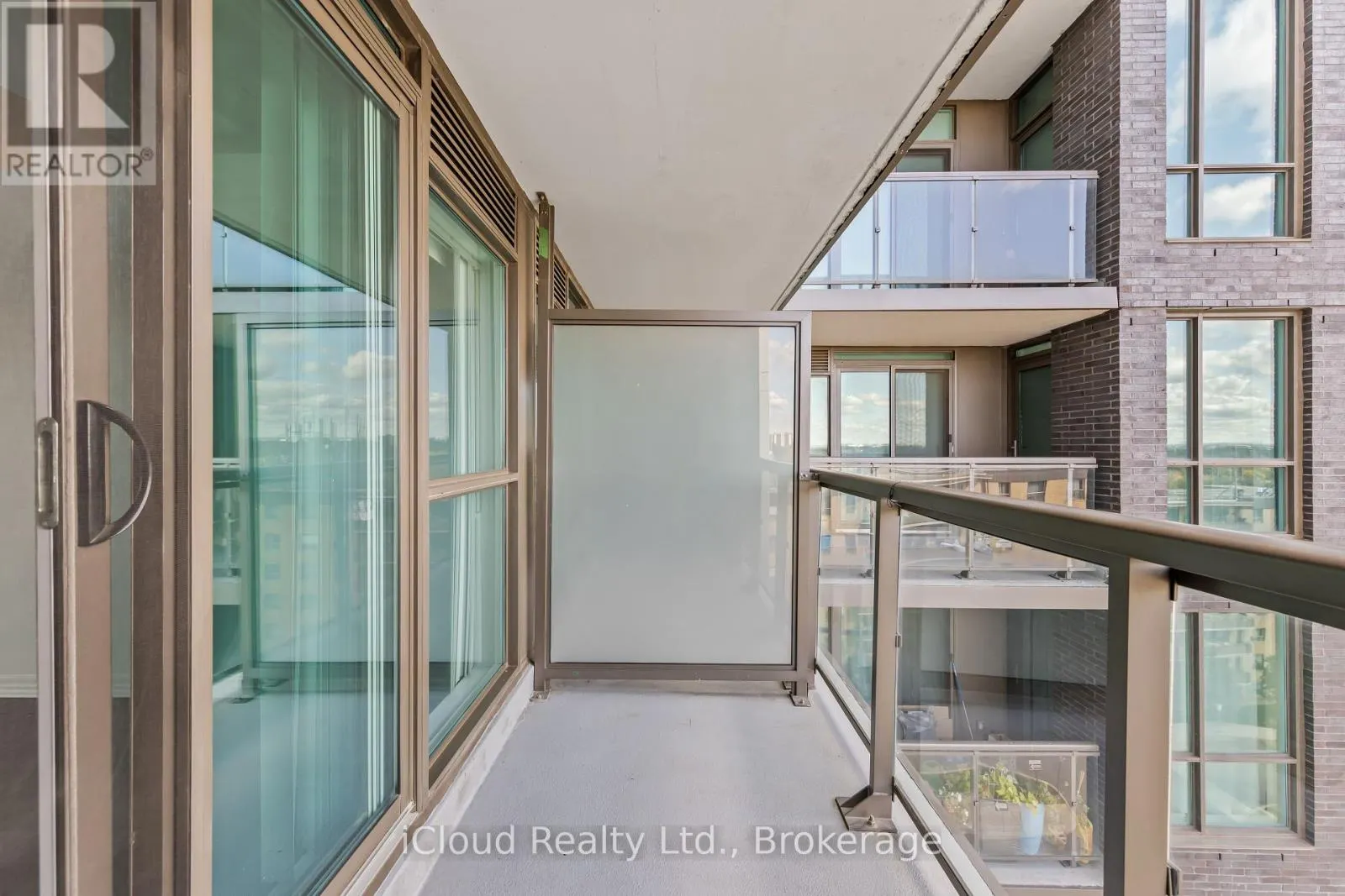 1002 - 80 ESTHER LORRIE DRIVE
