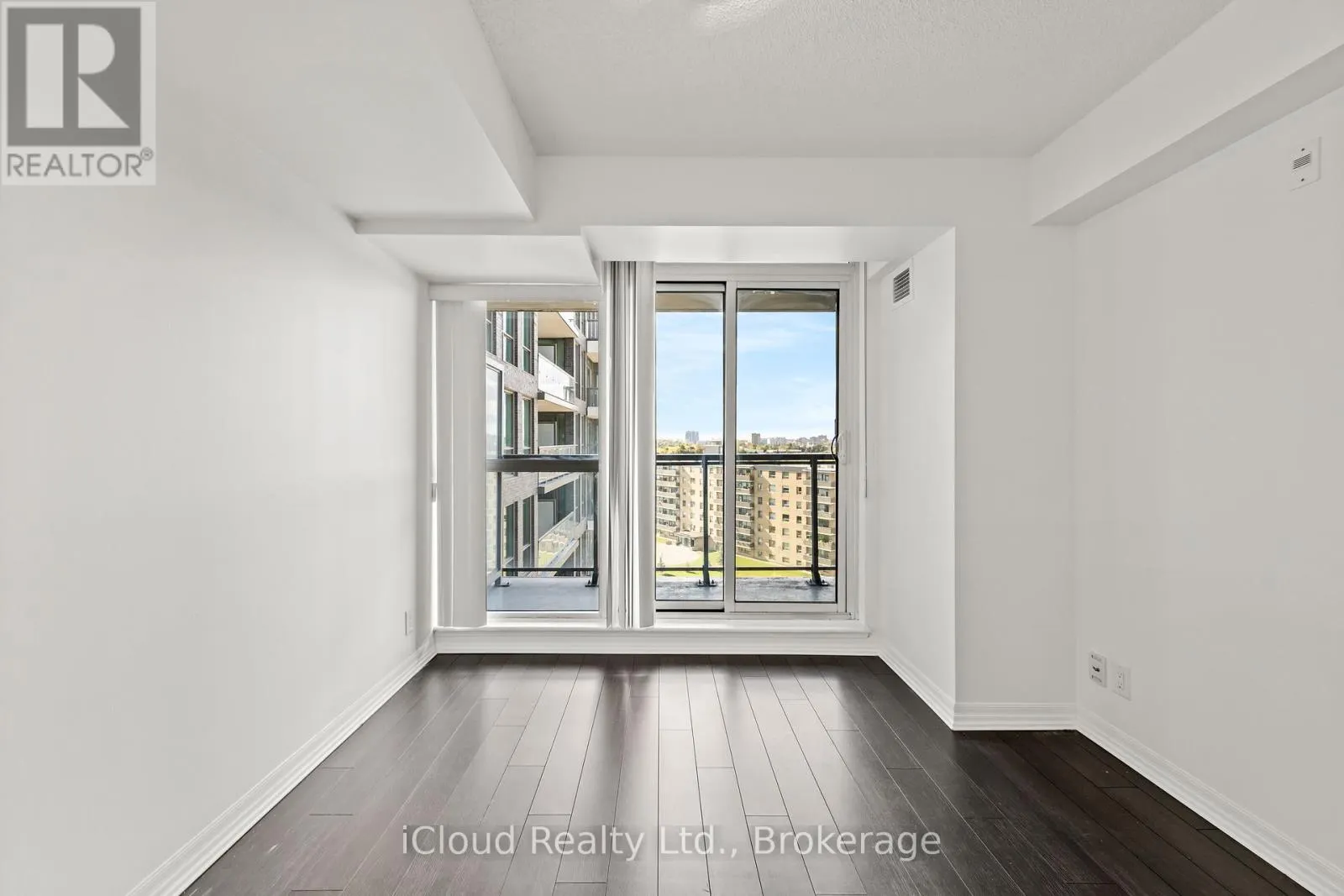 1002 - 80 ESTHER LORRIE DRIVE