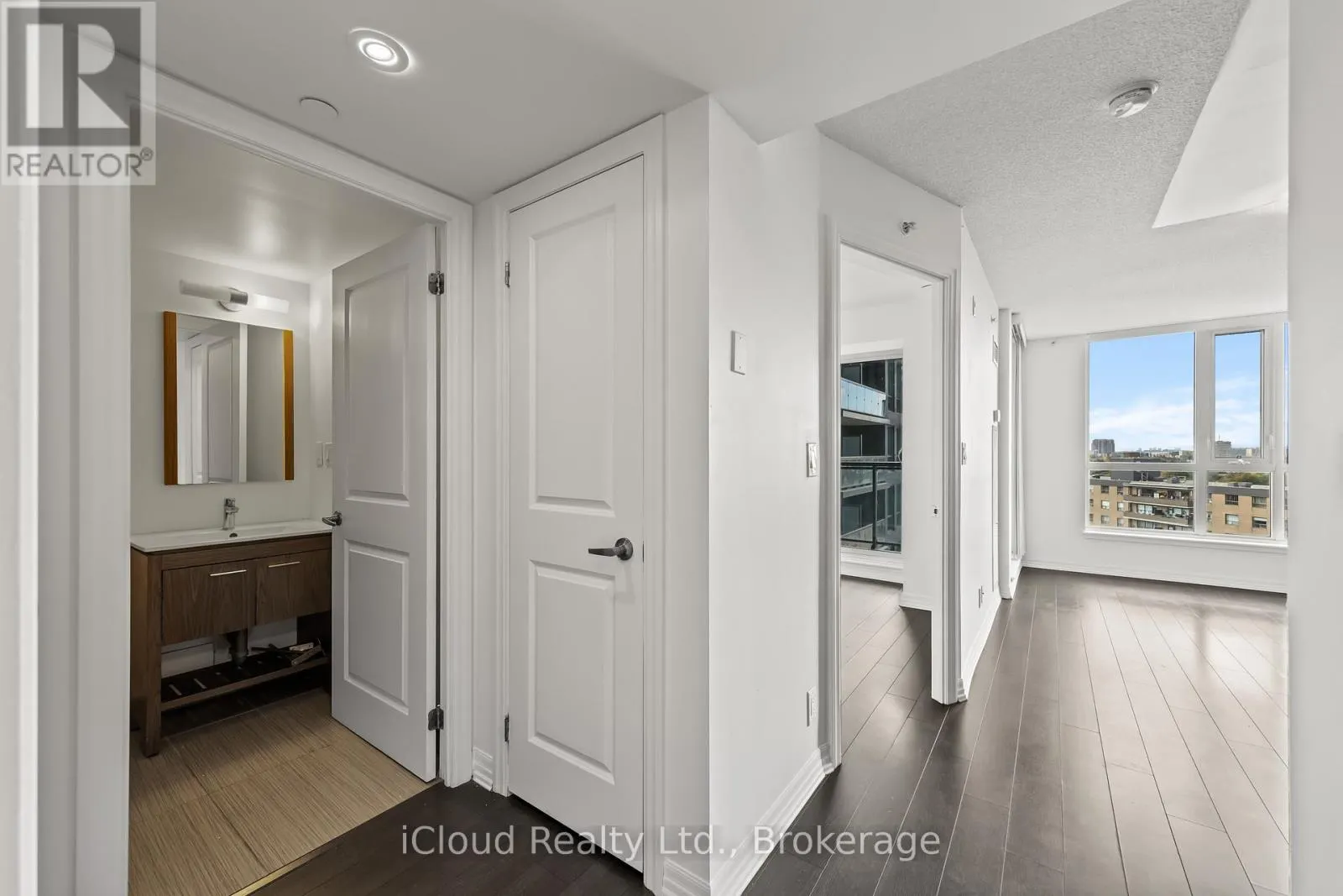 1002 - 80 ESTHER LORRIE DRIVE