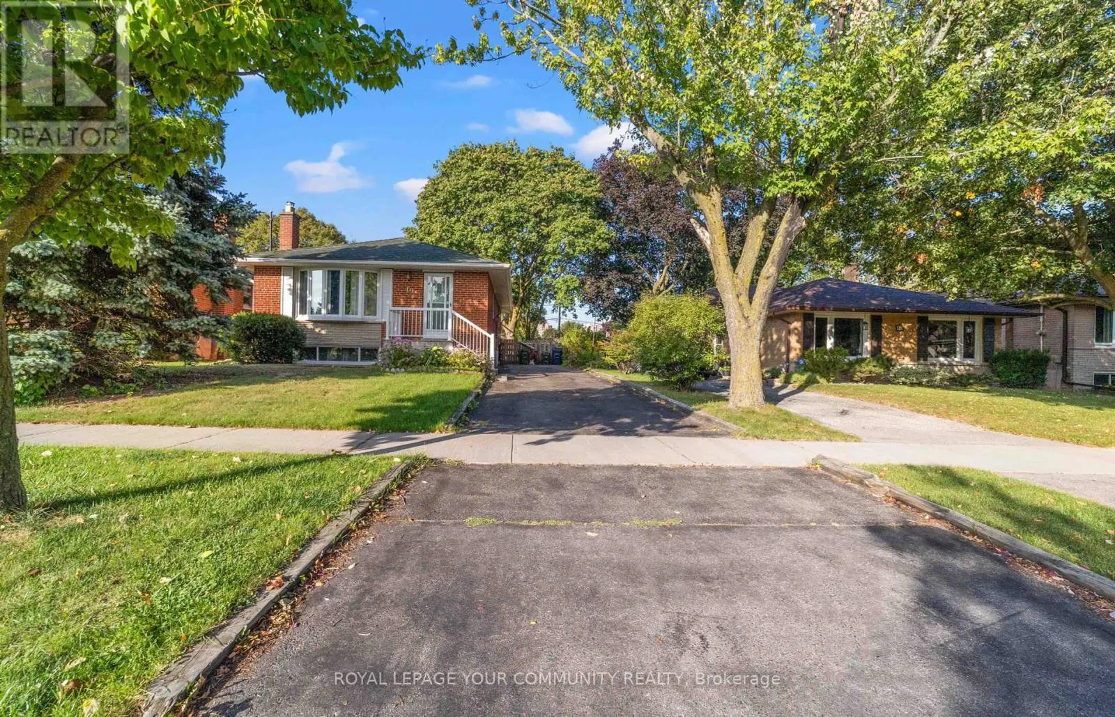 19 ARCHERHILL DRIVE