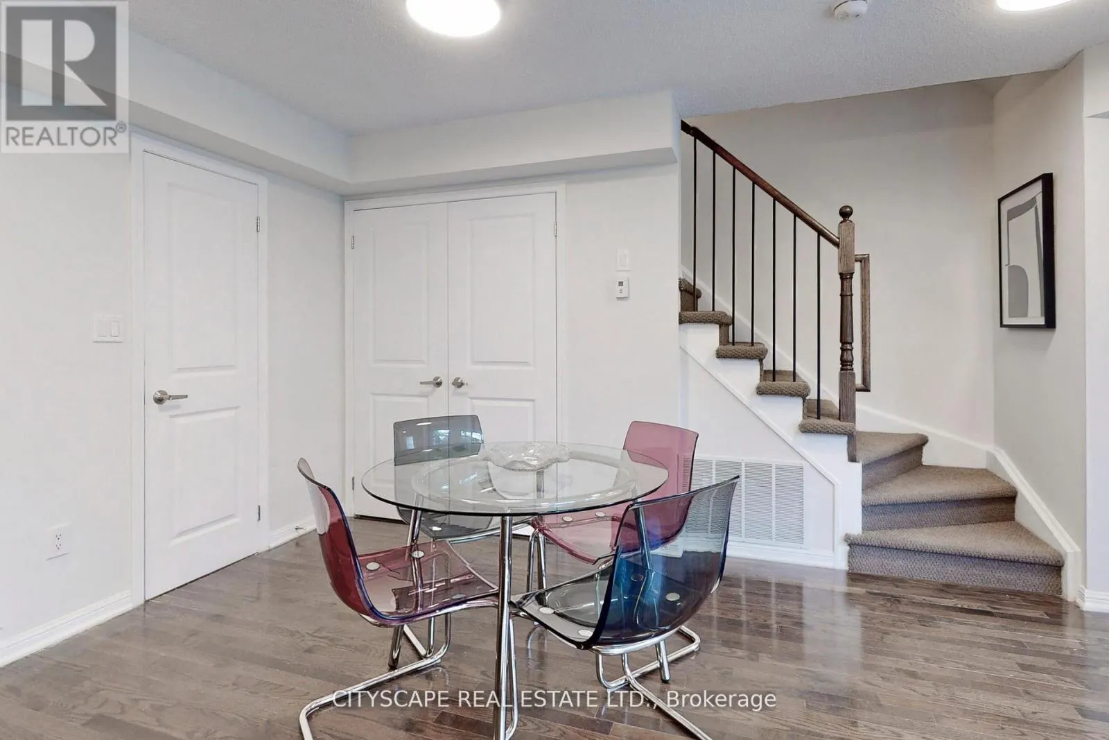 135 - 10 FOUNDRY AVENUE