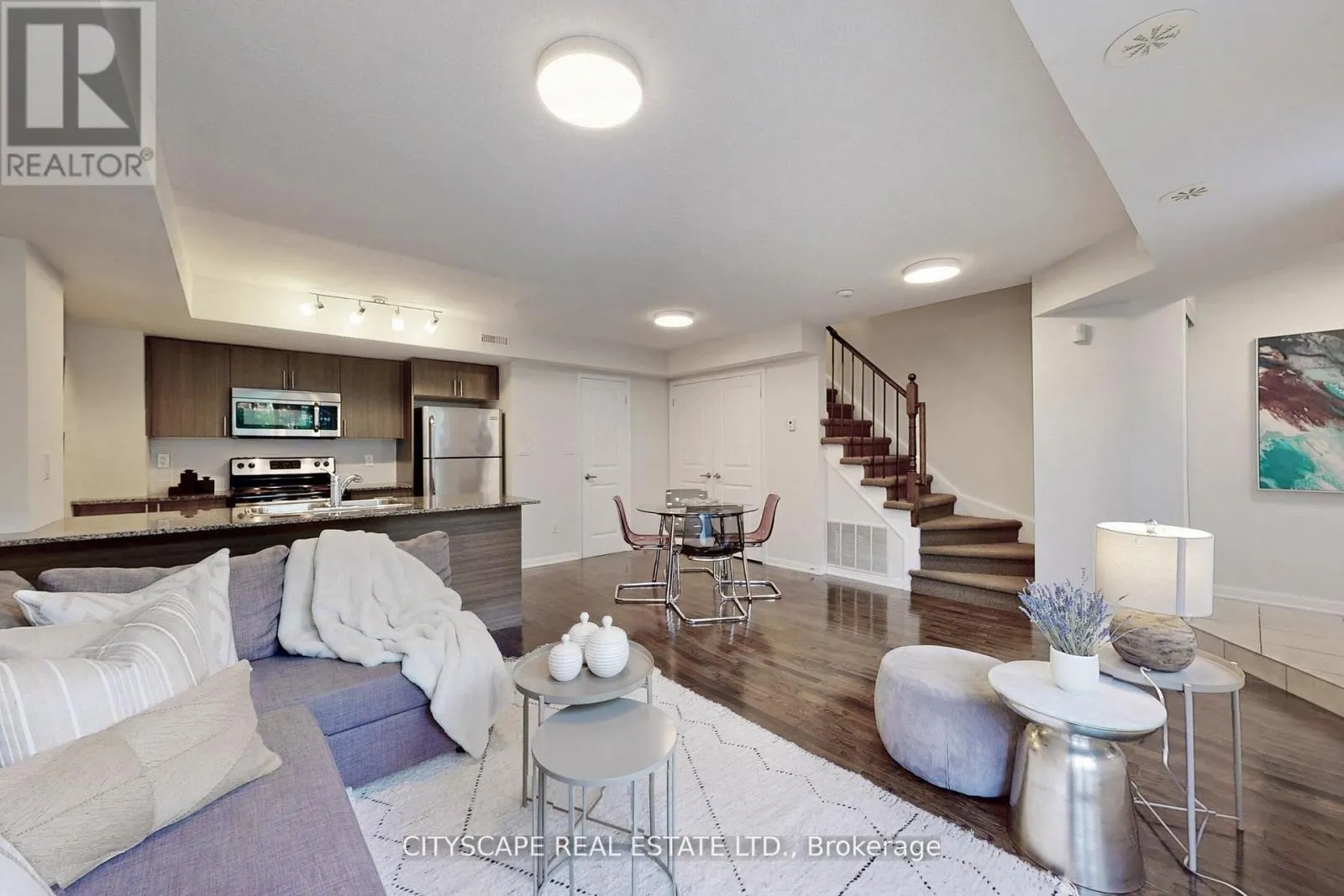 135 - 10 FOUNDRY AVENUE
