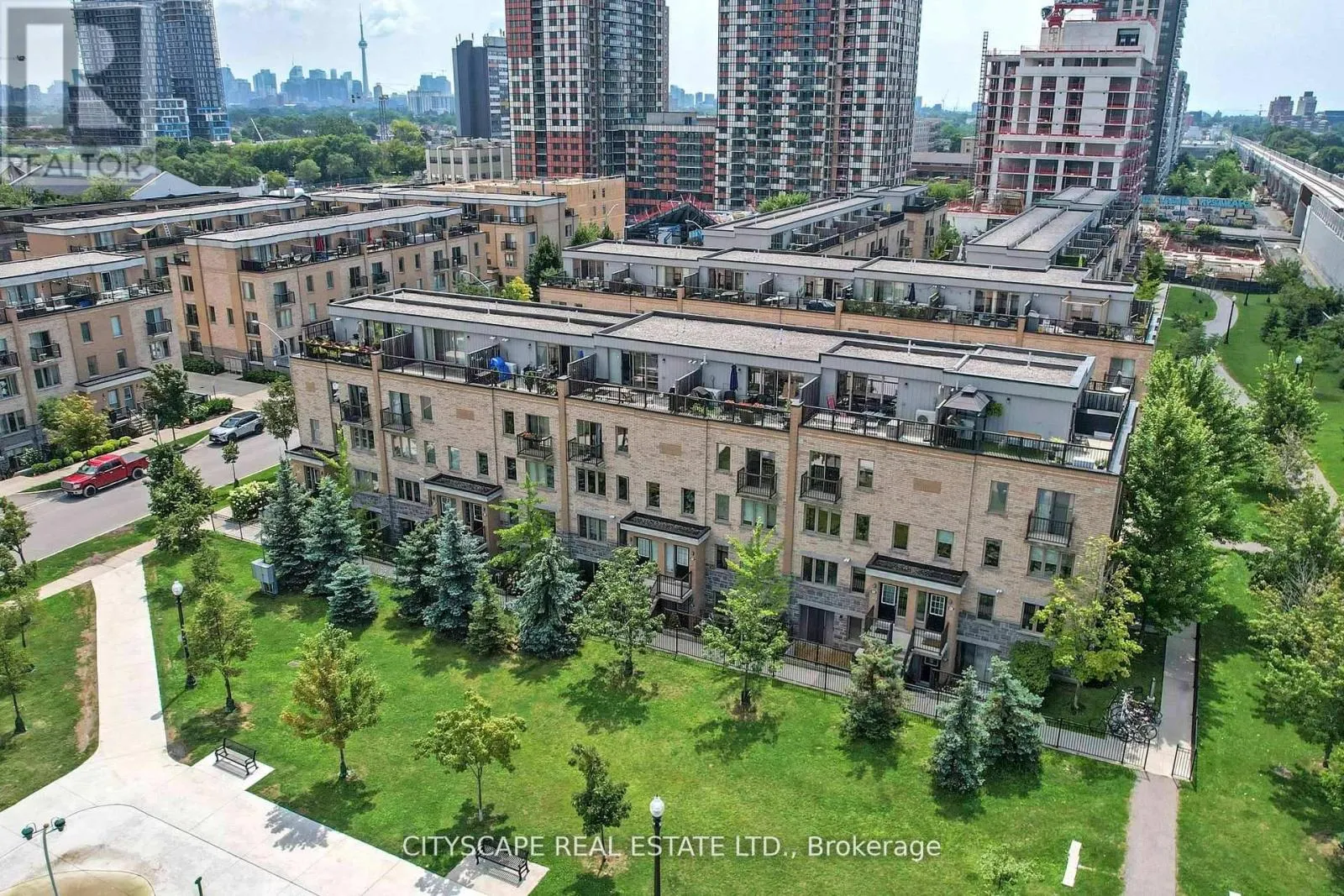 135 - 10 FOUNDRY AVENUE