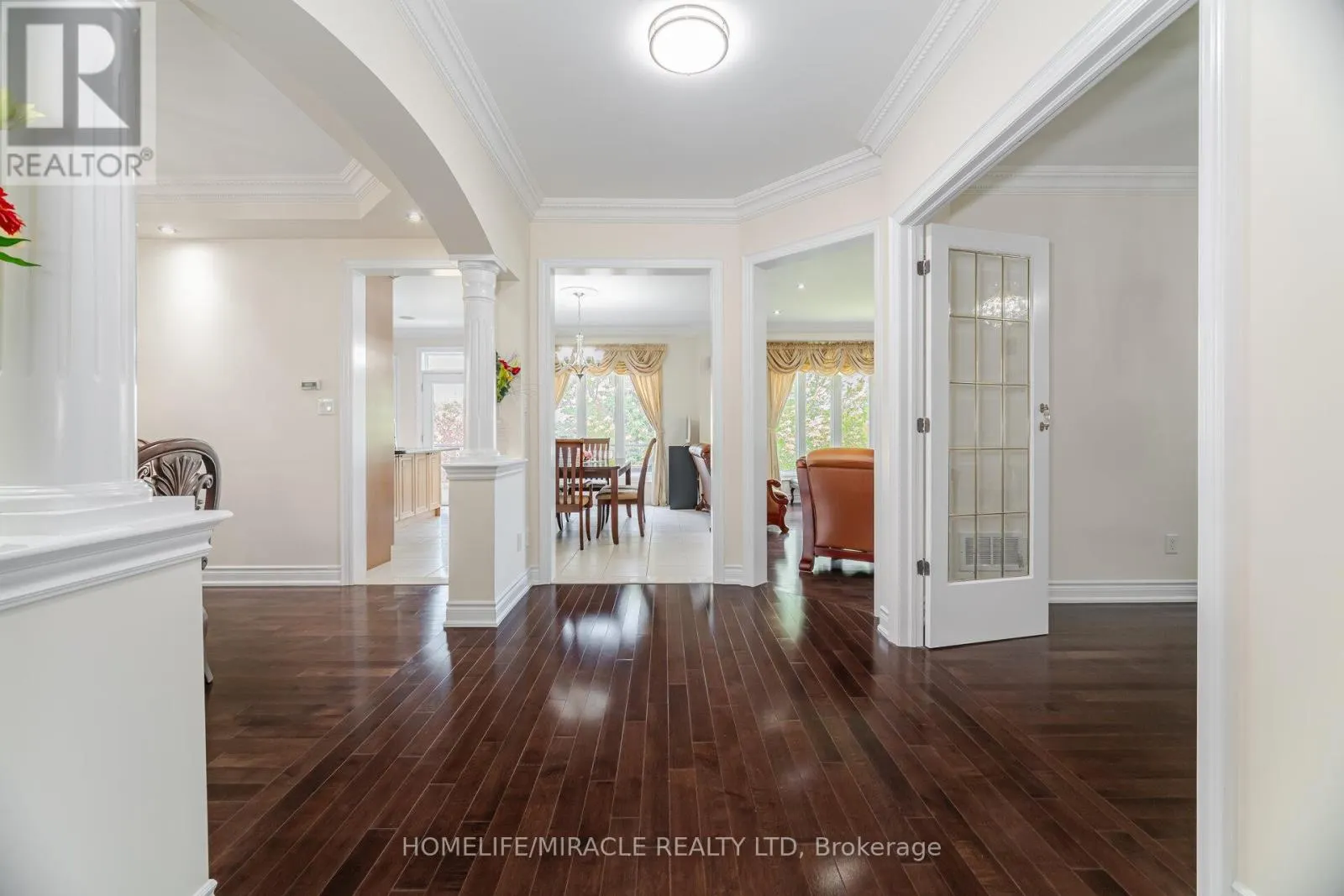 2373 RIDEAU DRIVE E