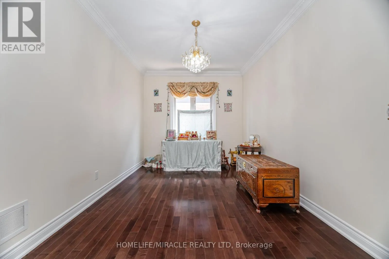 2373 RIDEAU DRIVE E