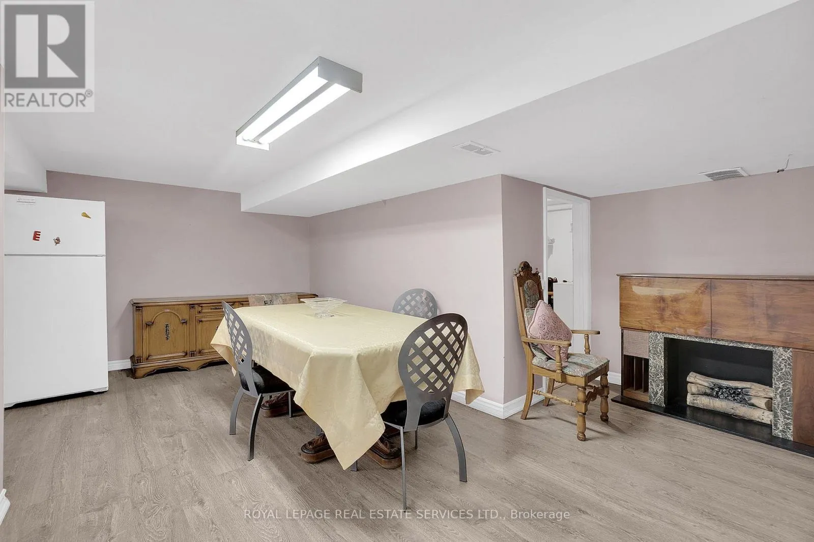 18 LANGHOLM DRIVE