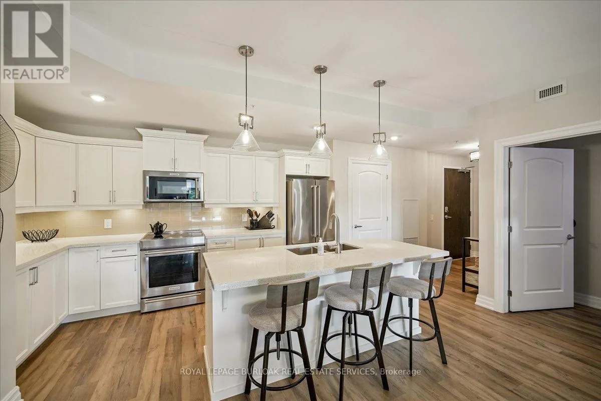222 - 3290 NEW STREET W