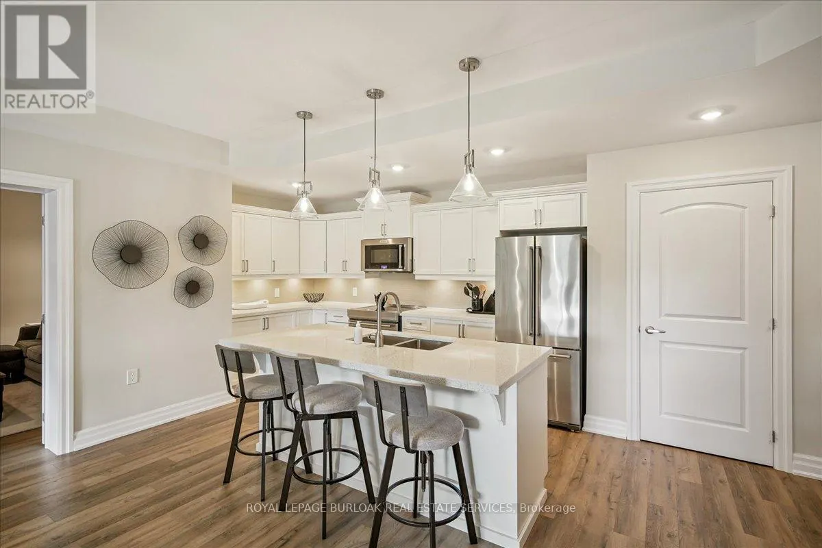 222 - 3290 NEW STREET W