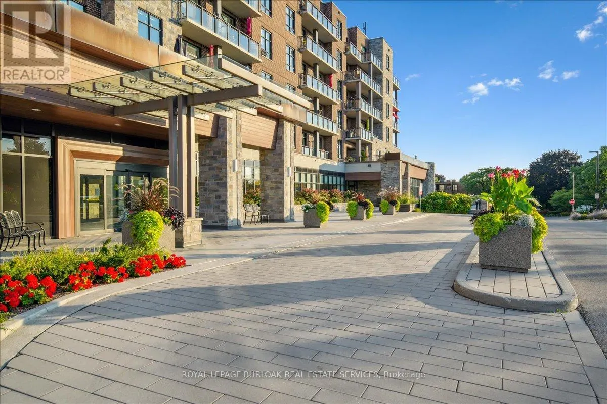 222 - 3290 NEW STREET W