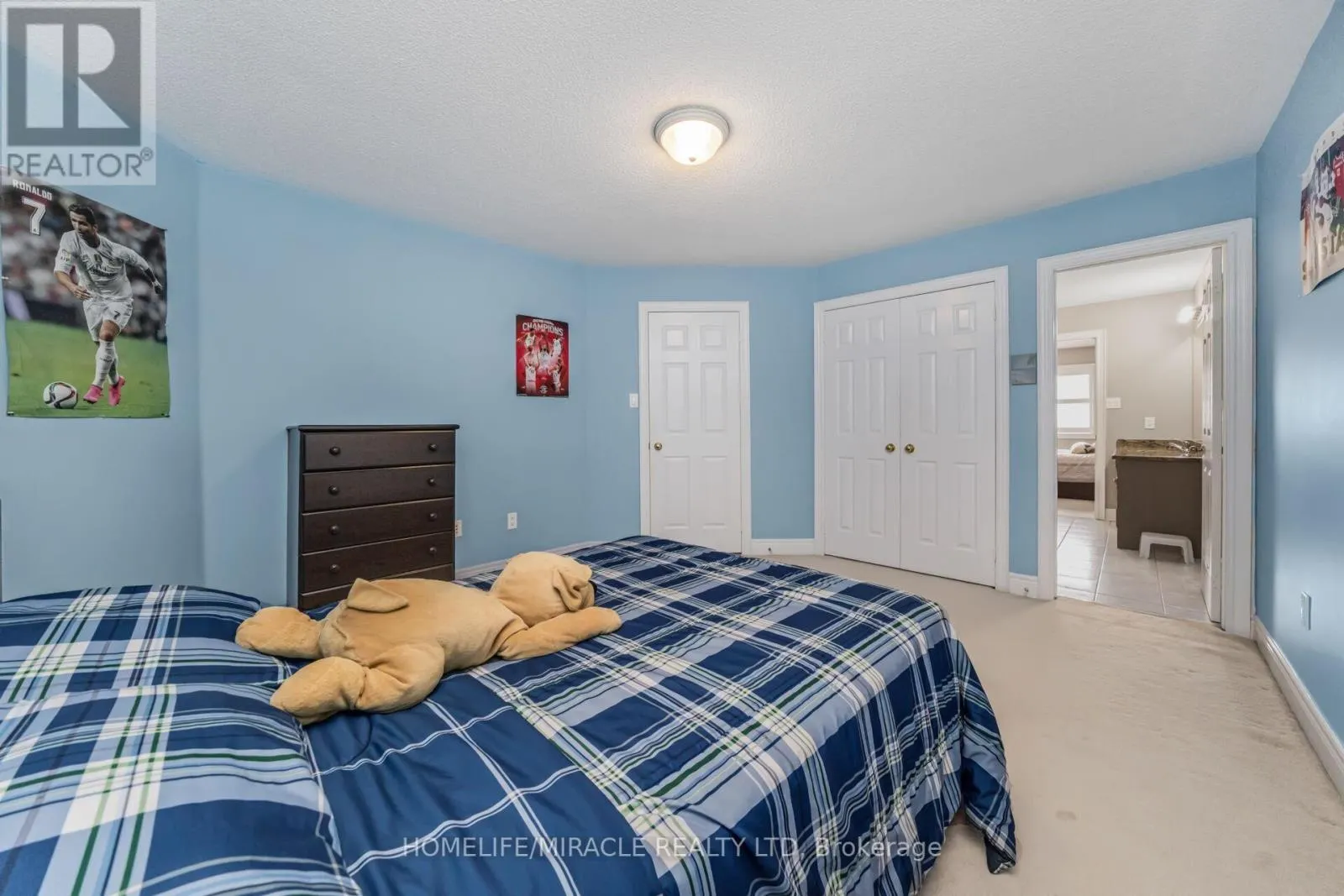 32 XAVIER COURT