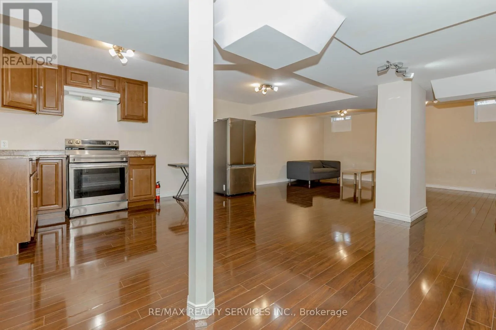3906 ROSANNA DRIVE
