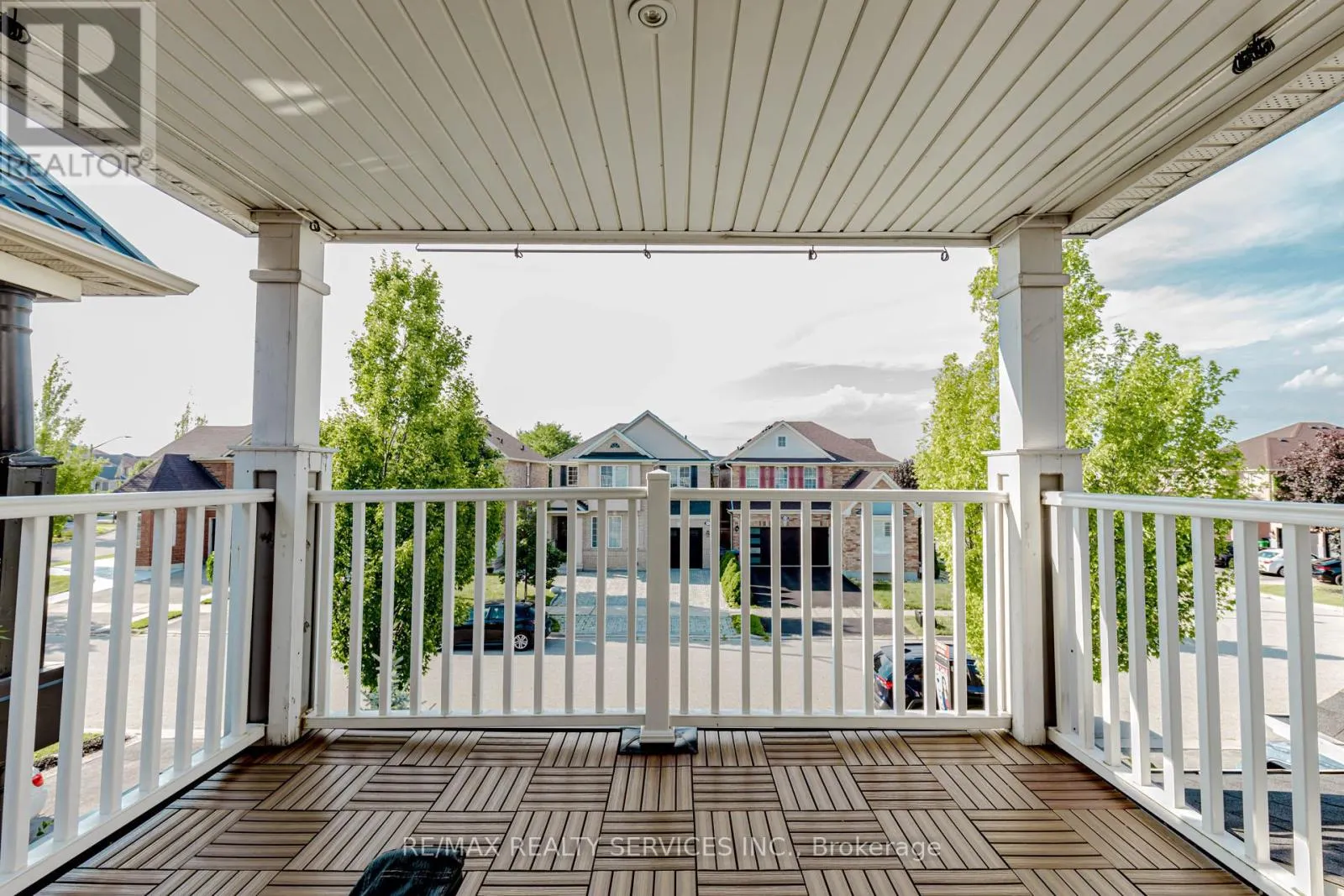 3906 ROSANNA DRIVE