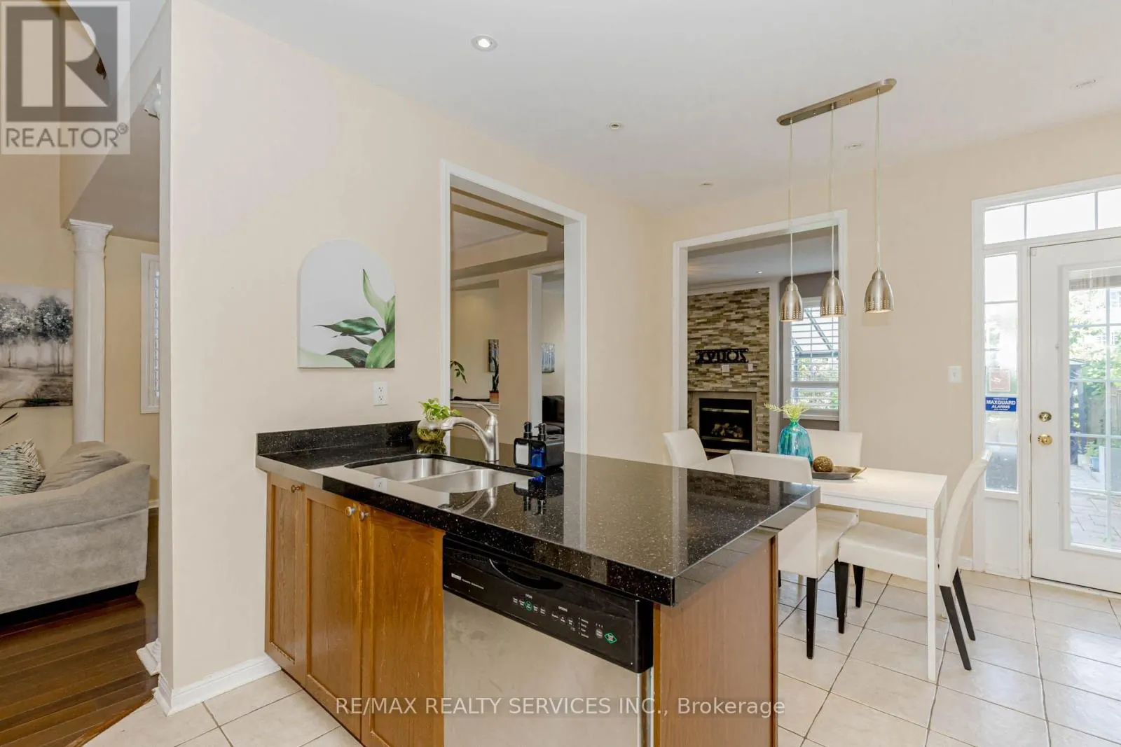 3906 ROSANNA DRIVE